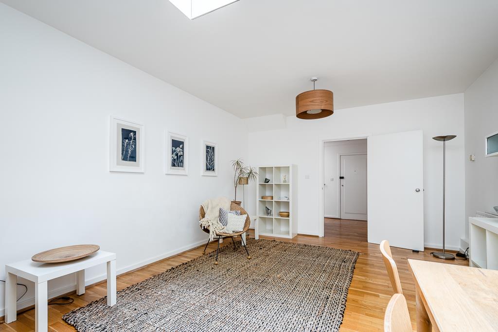 Split level one bedroom apartment with terrace and off street parking for sale in WC1