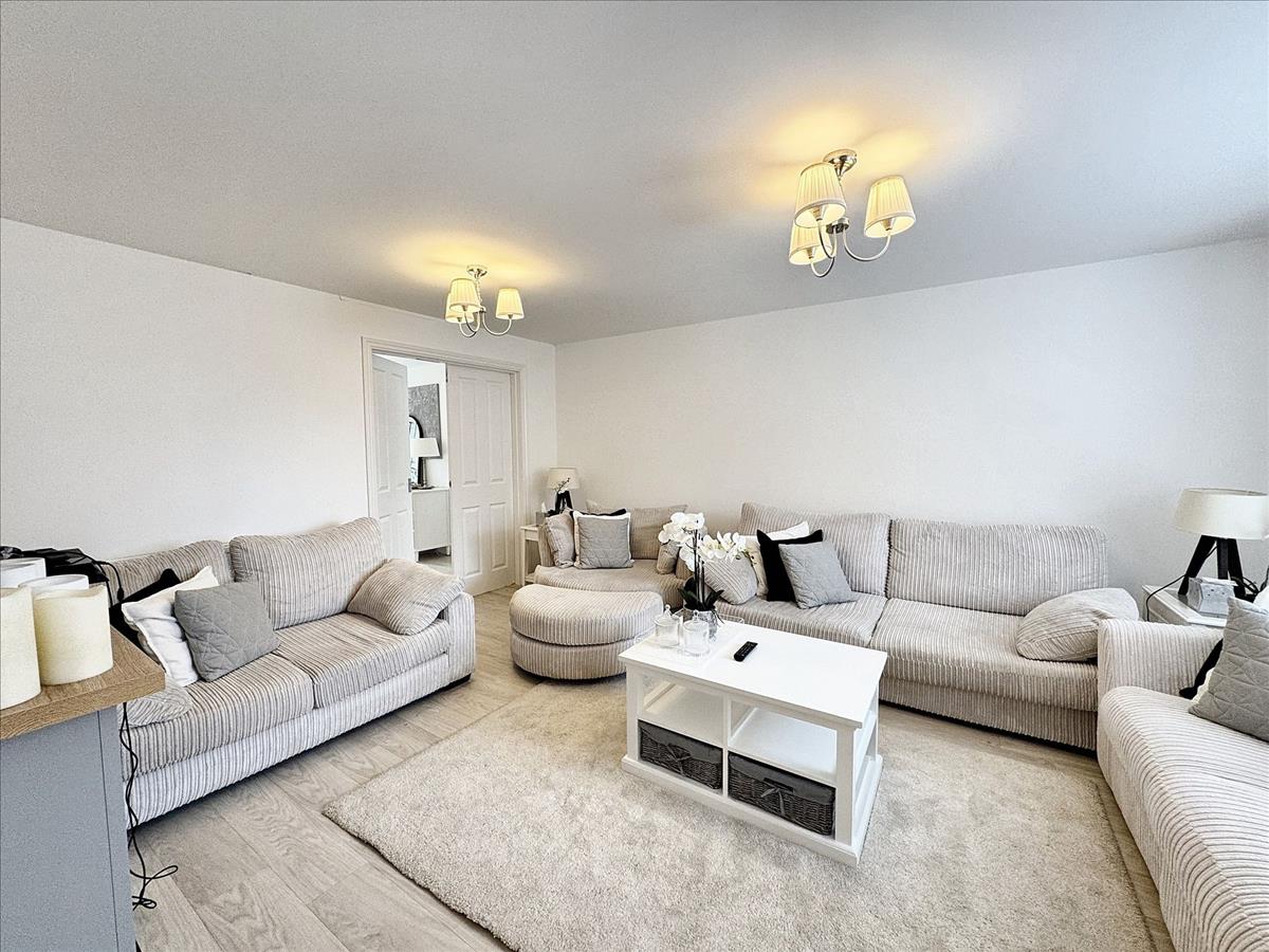 Property Imageec405389-3fb5-4f10-8032-8ec52e492d7f