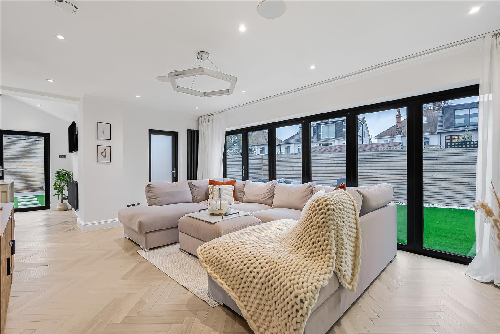 Property Image ec7245f8-3971-41bb-b8e6-441ba5890ef2