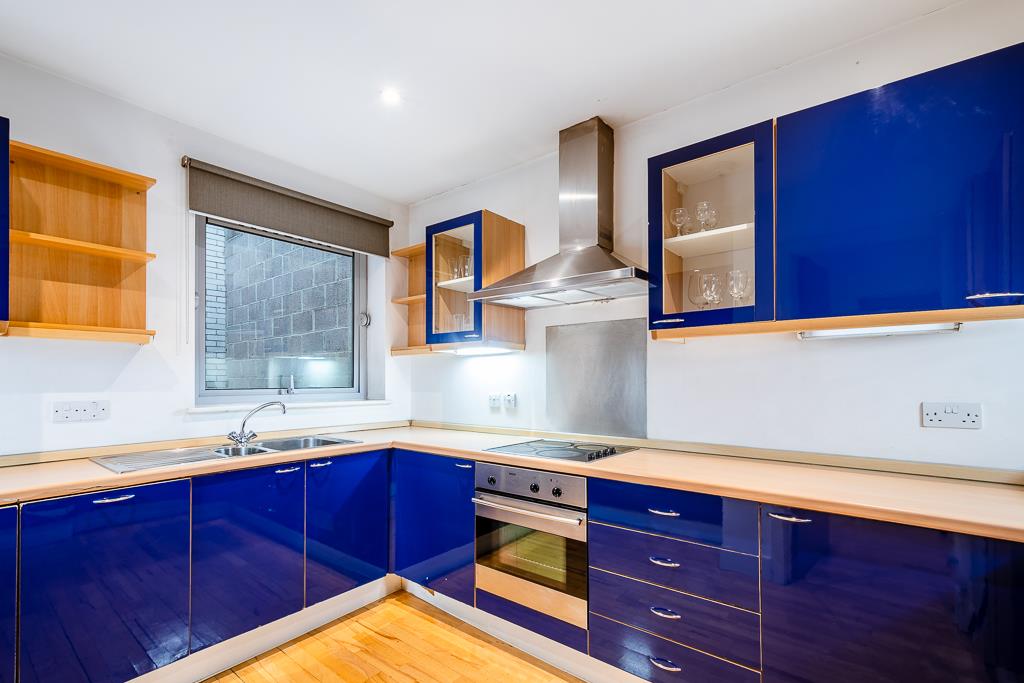 Three bedroom two bathroom split level apartment for rent in the heart of Hatton Garden EC1