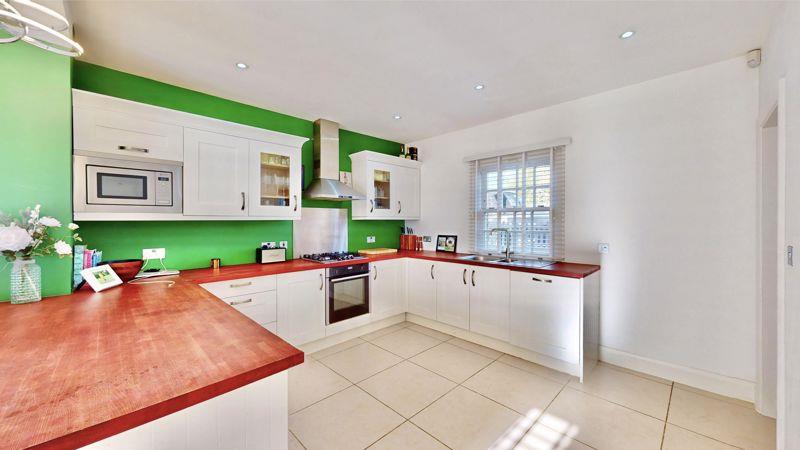 Property Image ecc98bd9-7e02-4969-a4b1-c7020238c206