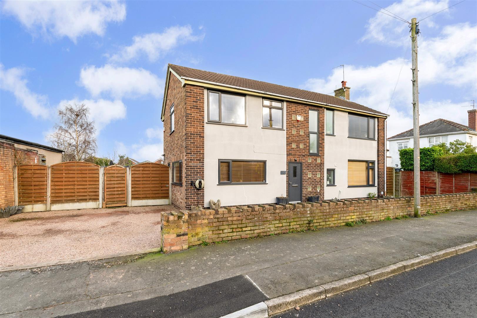 Property Image ece041a2-f870-4e5b-b427-cb05302c177e