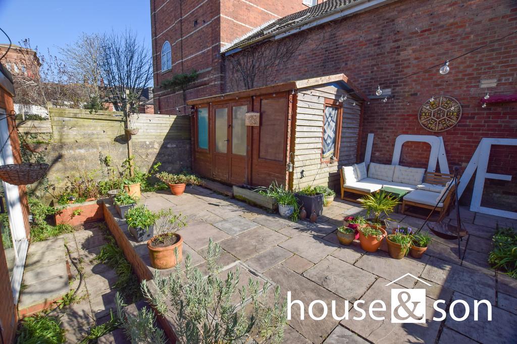 Property Image ecf08915-4b98-4e02-aef6-c5e3f7bb283e