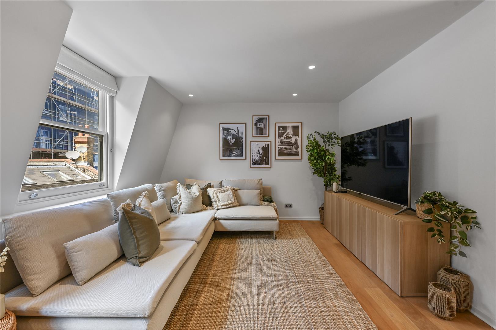 Property Image ecfae8ff-a38b-4c43-b993-12cddac5945e