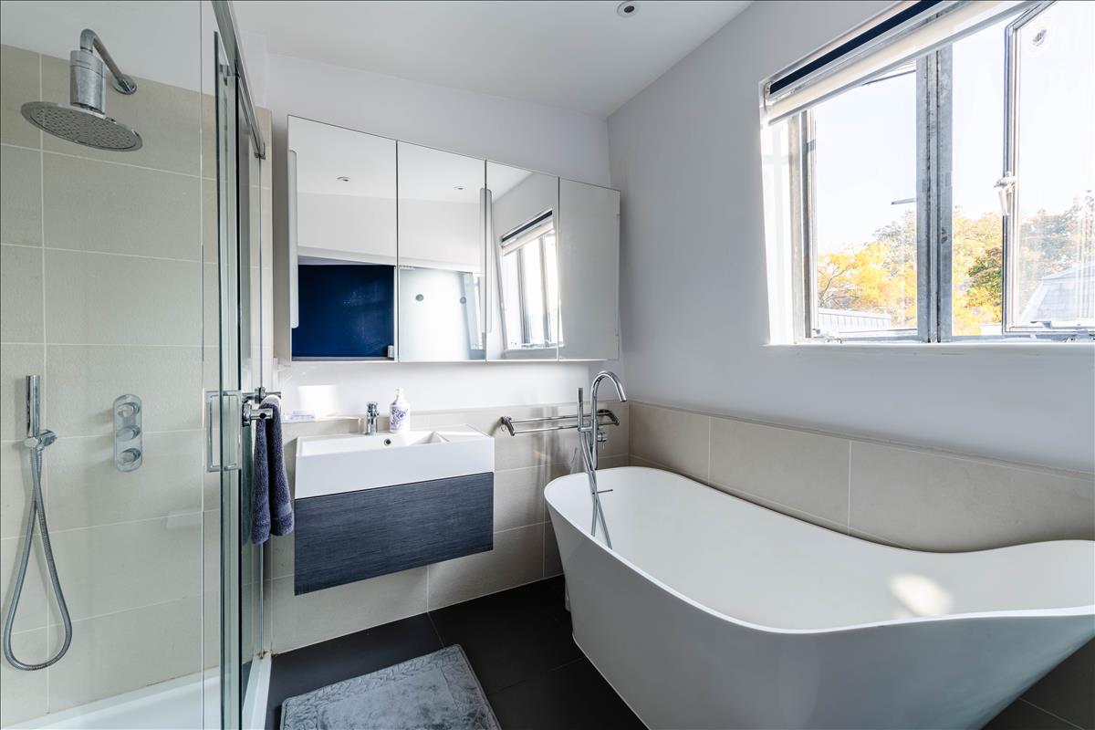 Mews house, triplex apartment for sale, Angel, N1