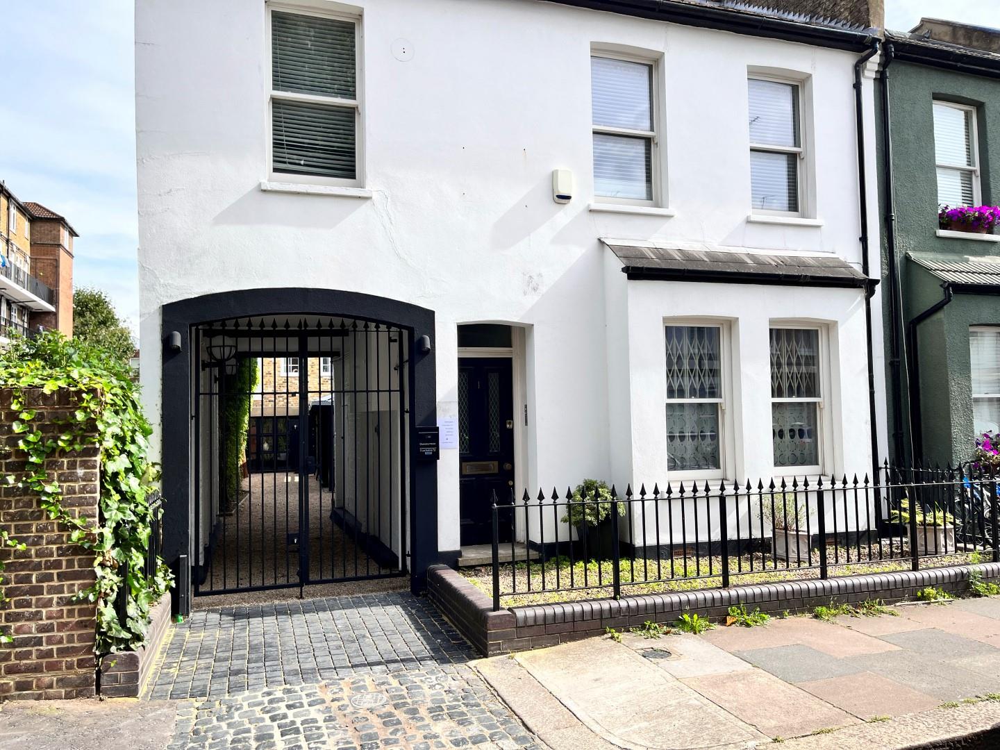 Property Image ed9a86c3-951f-4770-ba78-72671943f66b