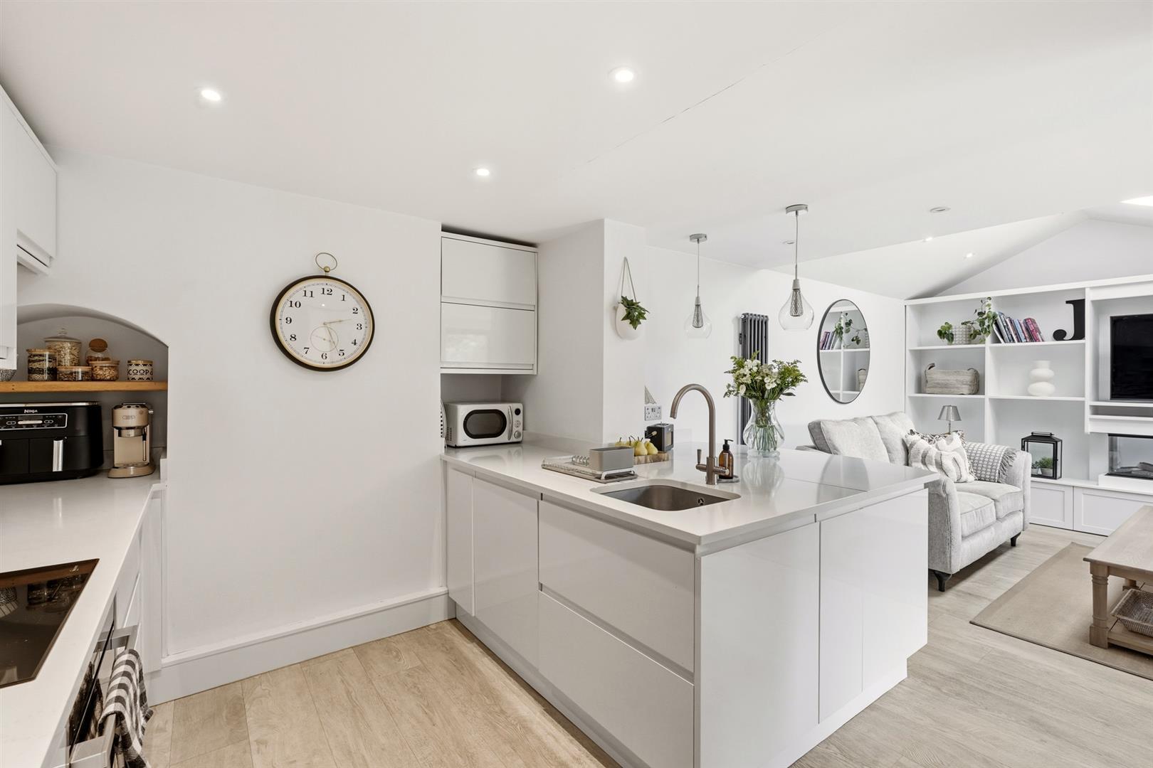 Property Image eda30ac0-b1f5-4a09-8491-3ac9d7d35c86