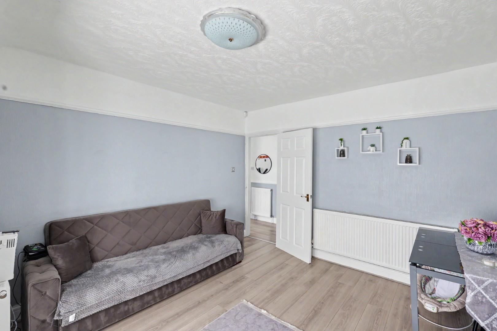 Property Image edb61d72-5a6b-402a-aa3c-be73562e0a11