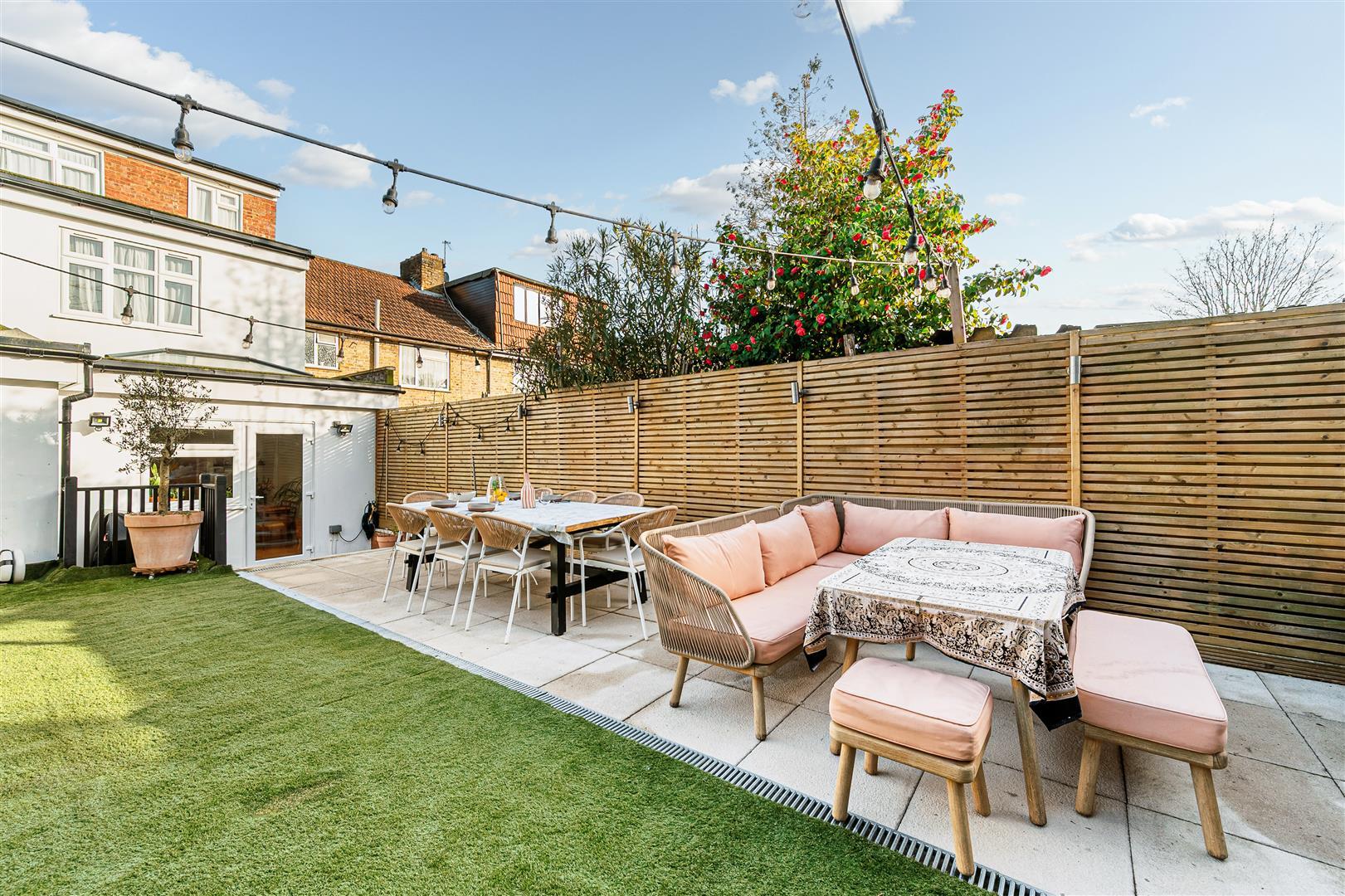 Property Image edbe6628-b4c4-415b-9e0b-4b0ea2ef501e