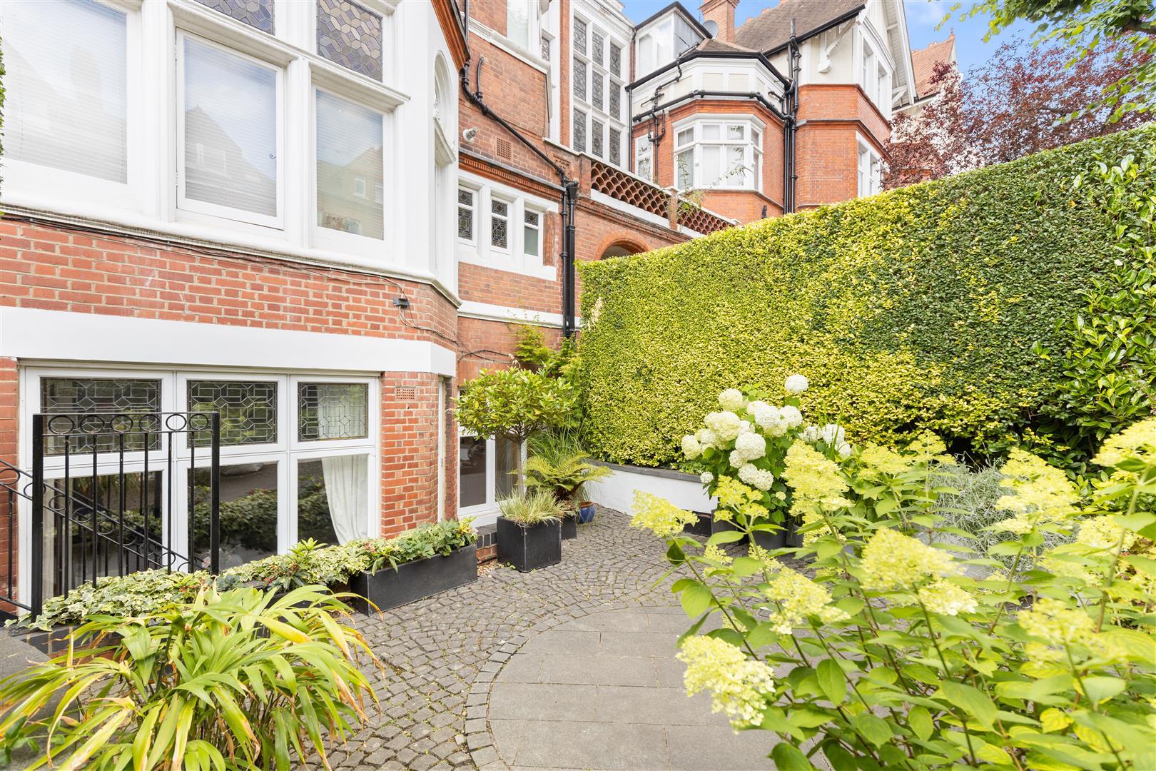 Property Image edcbaf45-5801-4868-8799-66d852d561d7