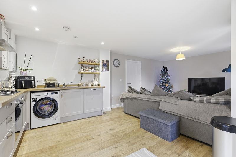 Property Image edd03940-5df8-4031-b0c4-84cd044607d8