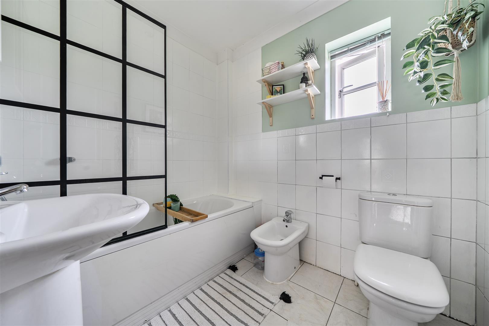 Property Image edd59333-e583-40ae-b156-a45552a09880