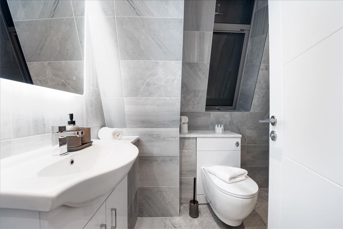 Property Image edd89aa9-585f-4bc4-8bc7-b827ece52b61