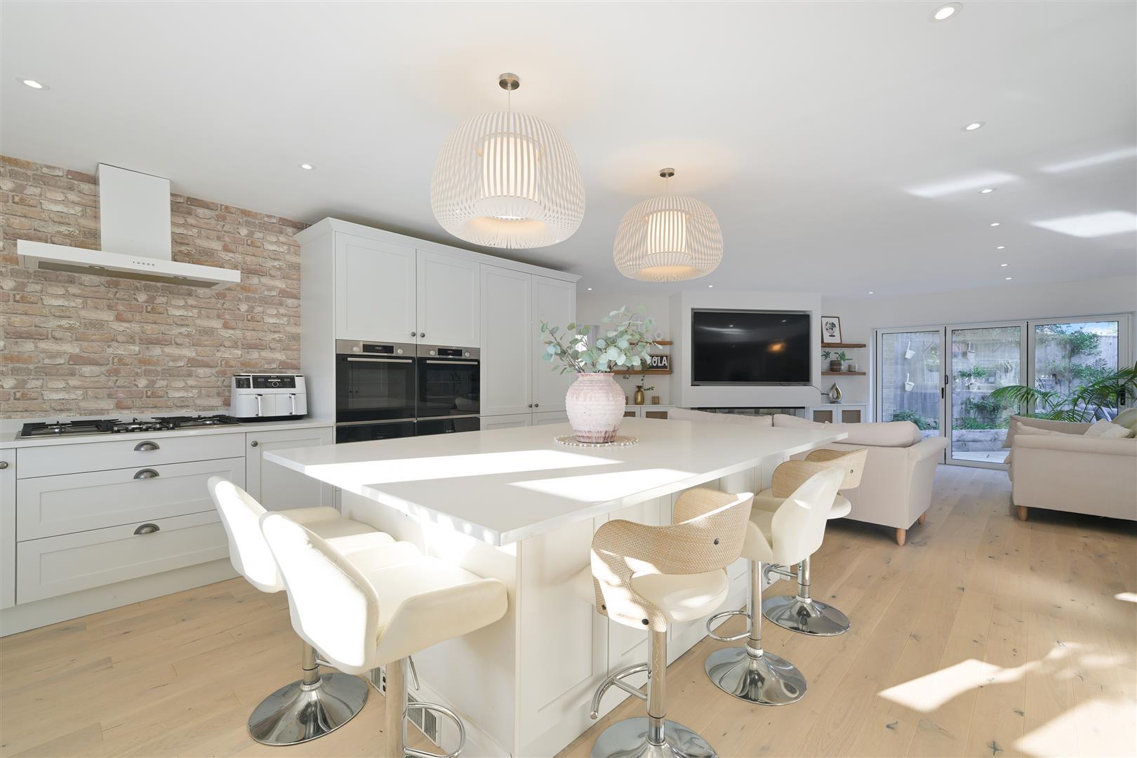 Property Image edeac5a2-efda-422f-94f5-b3188bac8771