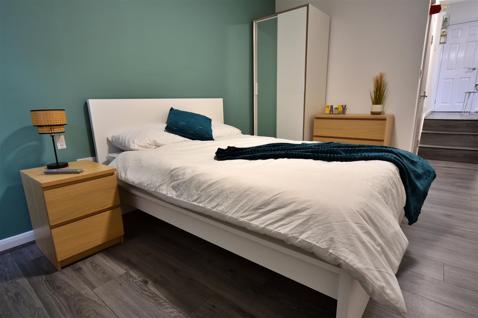 Property Image edf6ff5f-02b3-4074-94e7-5b5eb5333682
