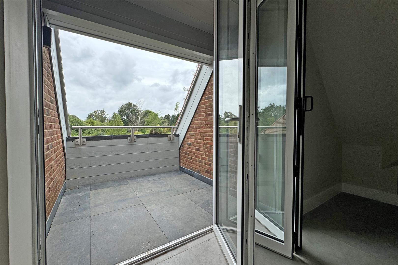 Property Image ee0c38a2-8bfa-4444-94df-2db1d2bd3967