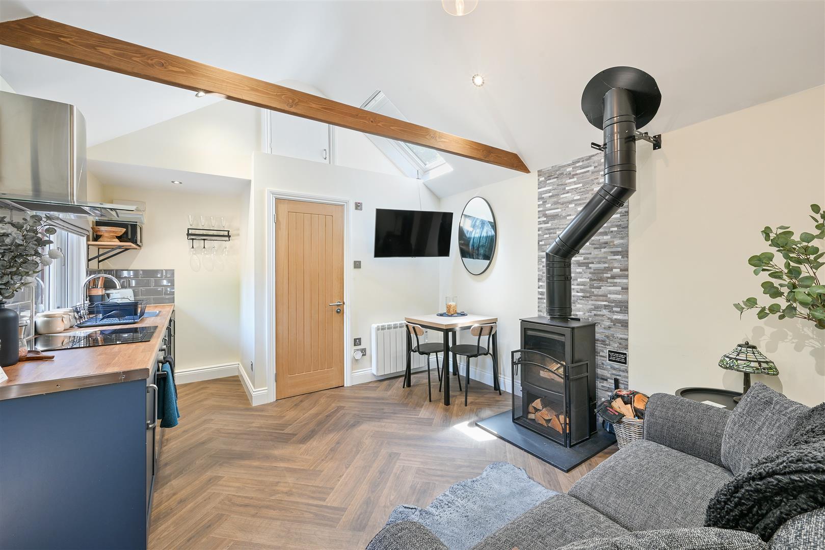 Property Image ee25b609-4067-41da-b6d6-d423d9b74e18