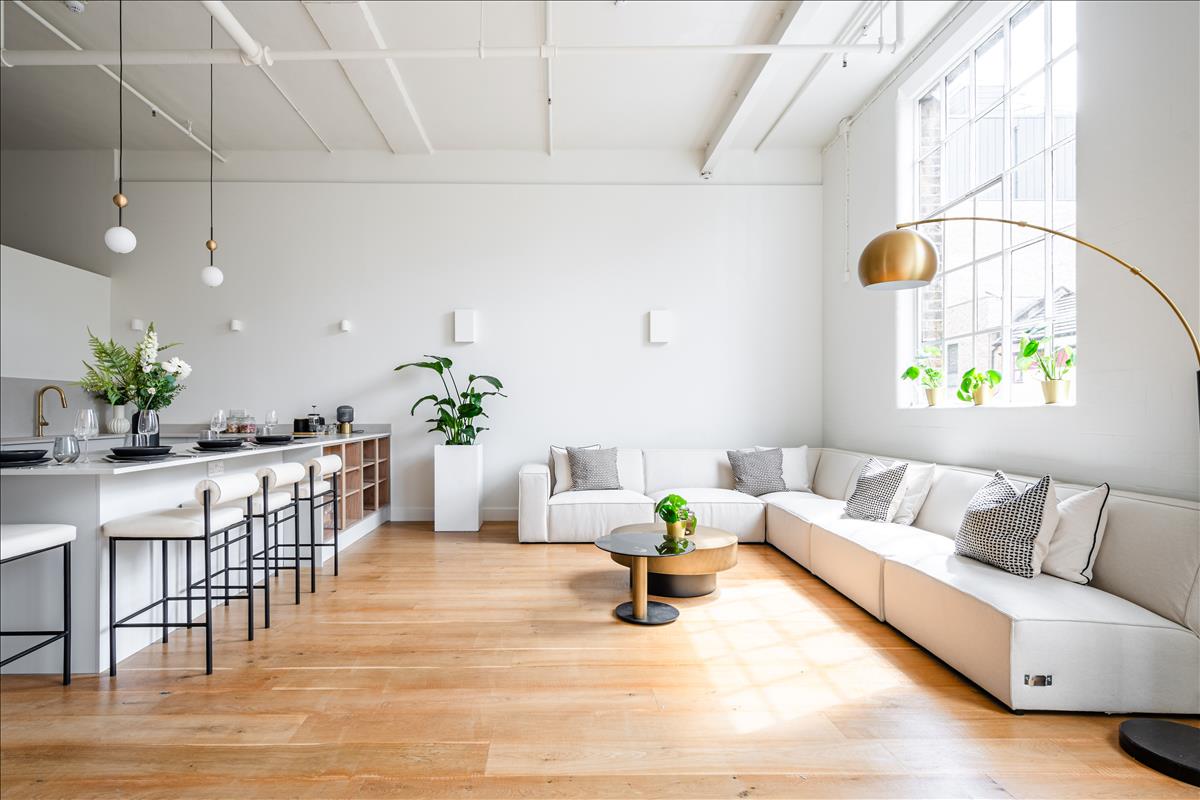 Studio with separate sleeping area, one bedroom, 1 bedroom, for sale in Hoxton, Angel, Hackney, N1