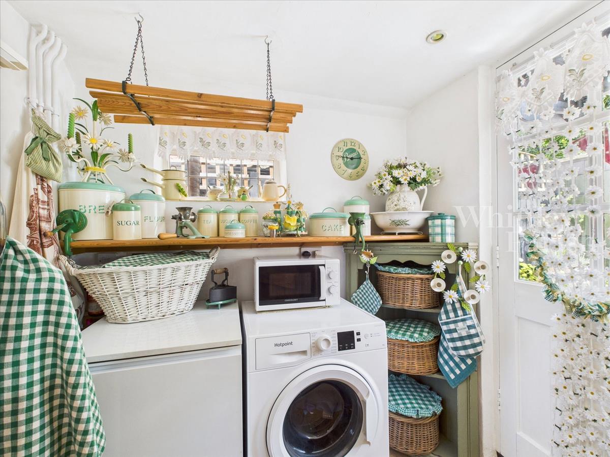 Property Image ee30aa35-22be-49b3-8495-e37924f86a25