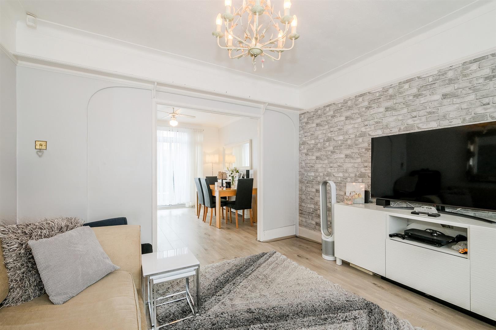 Property Image ee3d3834-0986-4bd9-84e4-168e3a251432