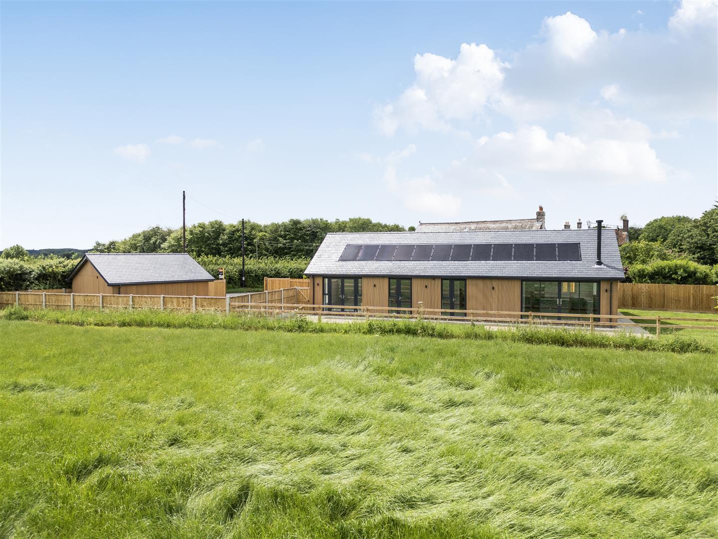 Property Image ee565963-3f34-450c-82f8-f8db37d63f58