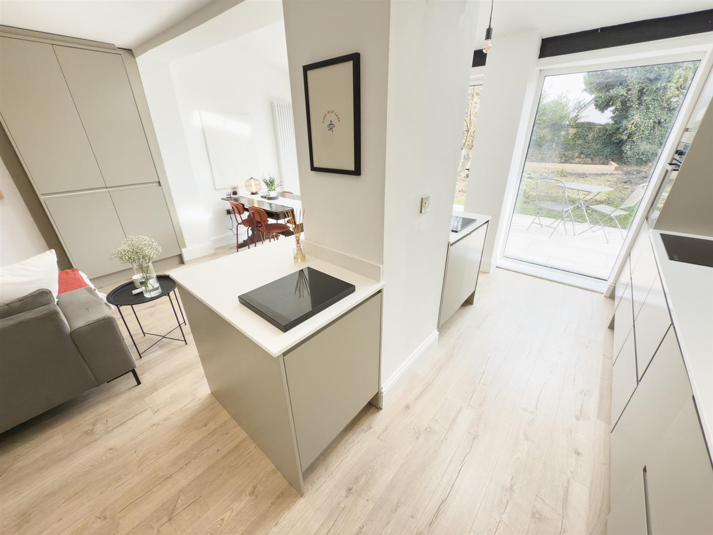 Property Image ee9bcfcf-a88c-41e8-98fa-476516d1b26d