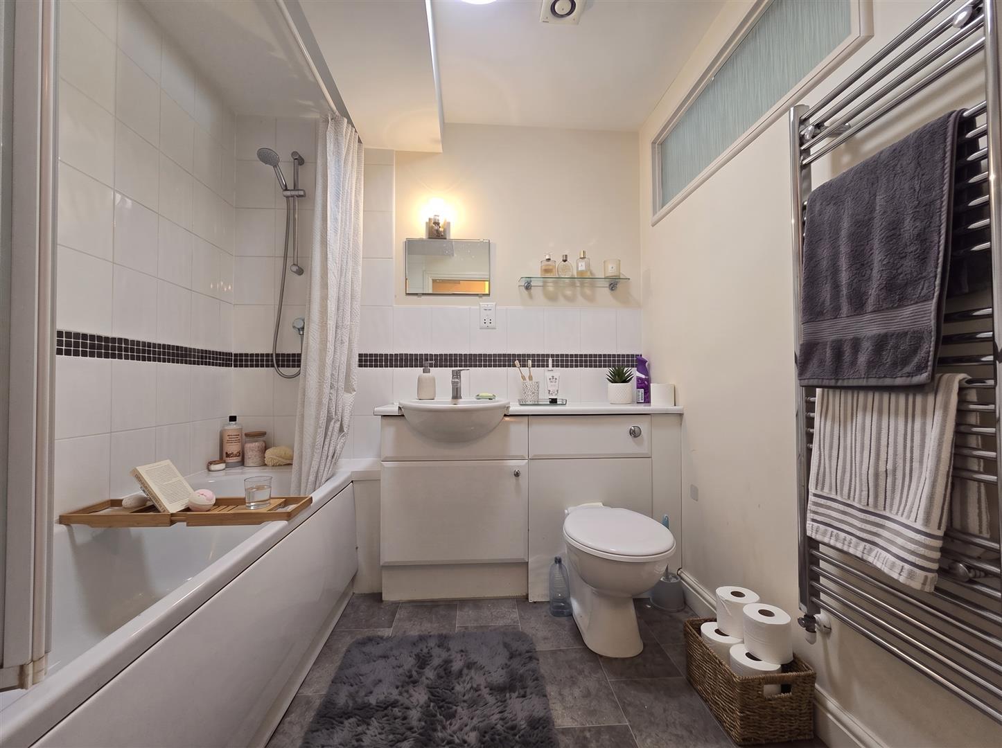 Property Image eea184eb-b14a-42fe-b7d6-0340eb7c05a7