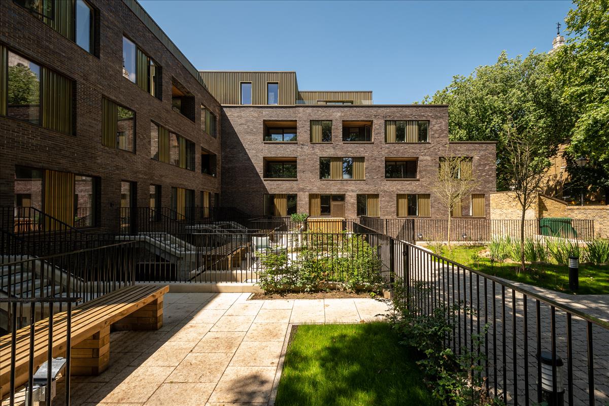 Luxury Hackney Gardens Apartment for sale, with outdoor balcony