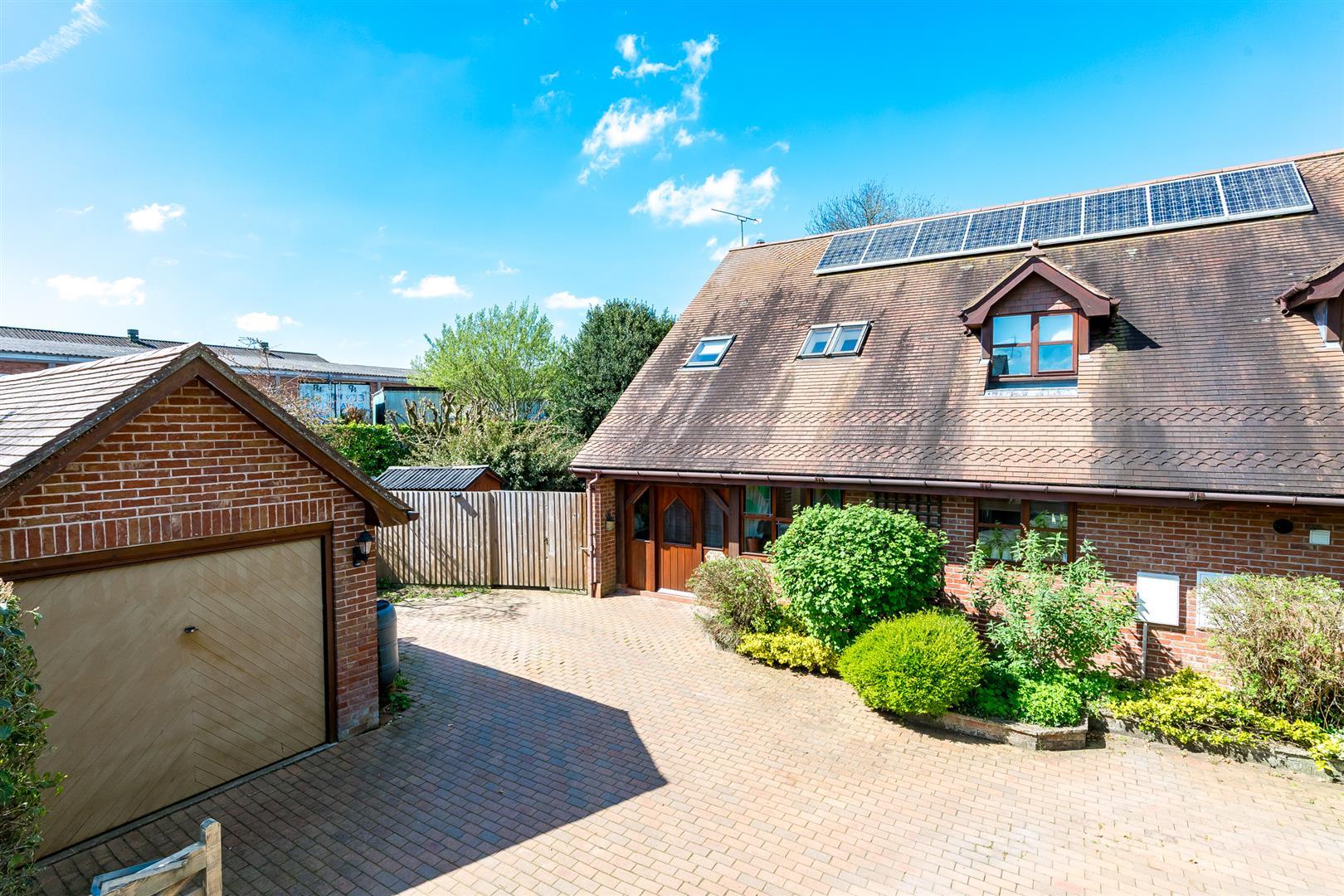 Property Image eec6d3c3-779d-4ab1-bb78-405f2434a0a6