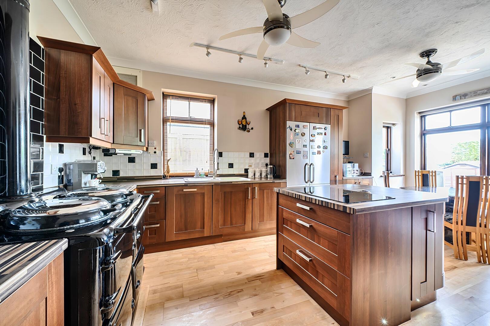 Property Image eefa115a-cae1-4bf9-bc33-599259f5486f