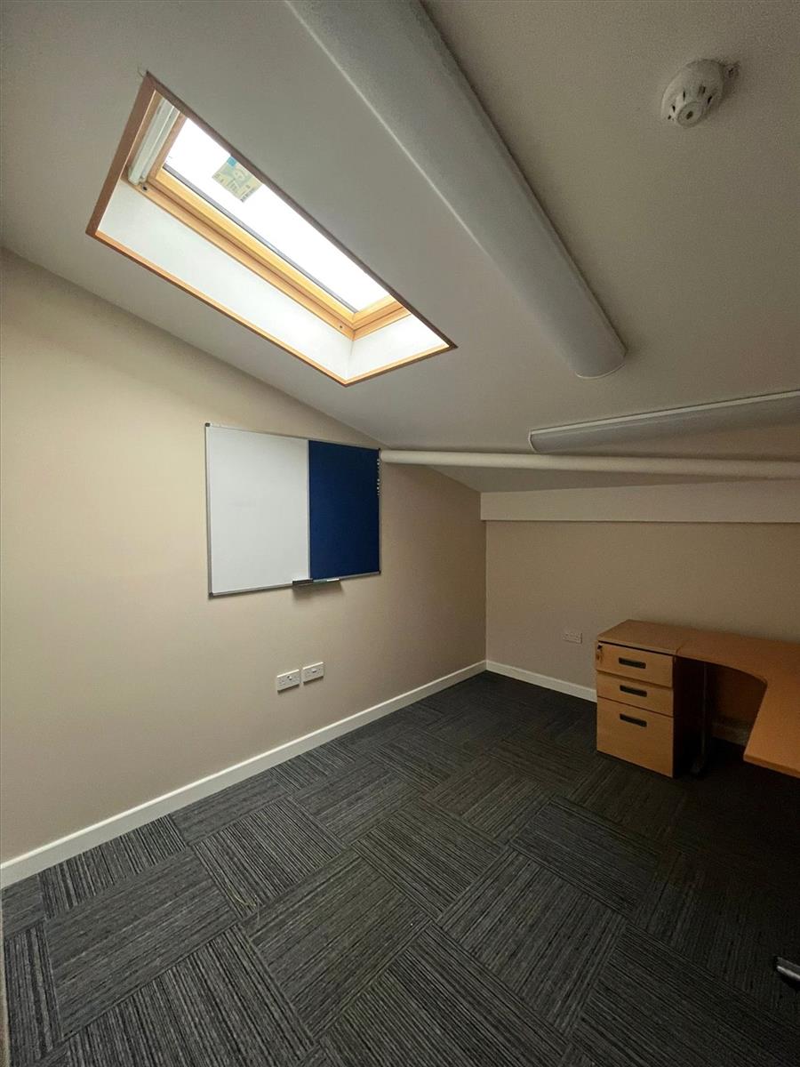 Property Image ef1592e8-feb9-44e9-a5b3-cf68af29501f