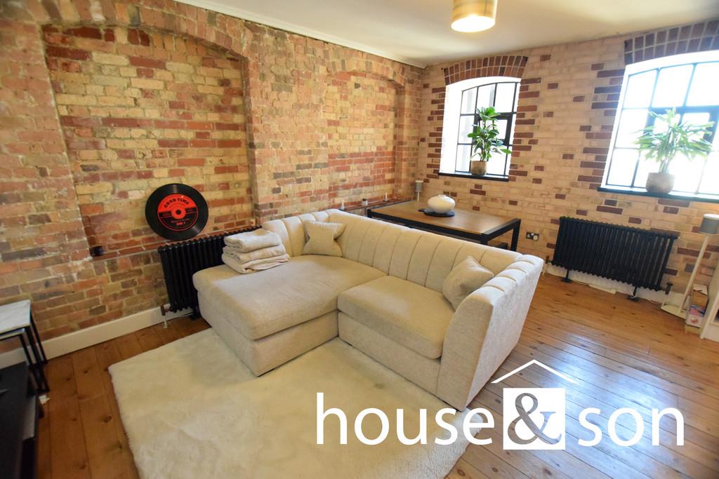 Property Image ef1c3e6c-a1ce-4a3f-a5b3-f73ea84e61ab