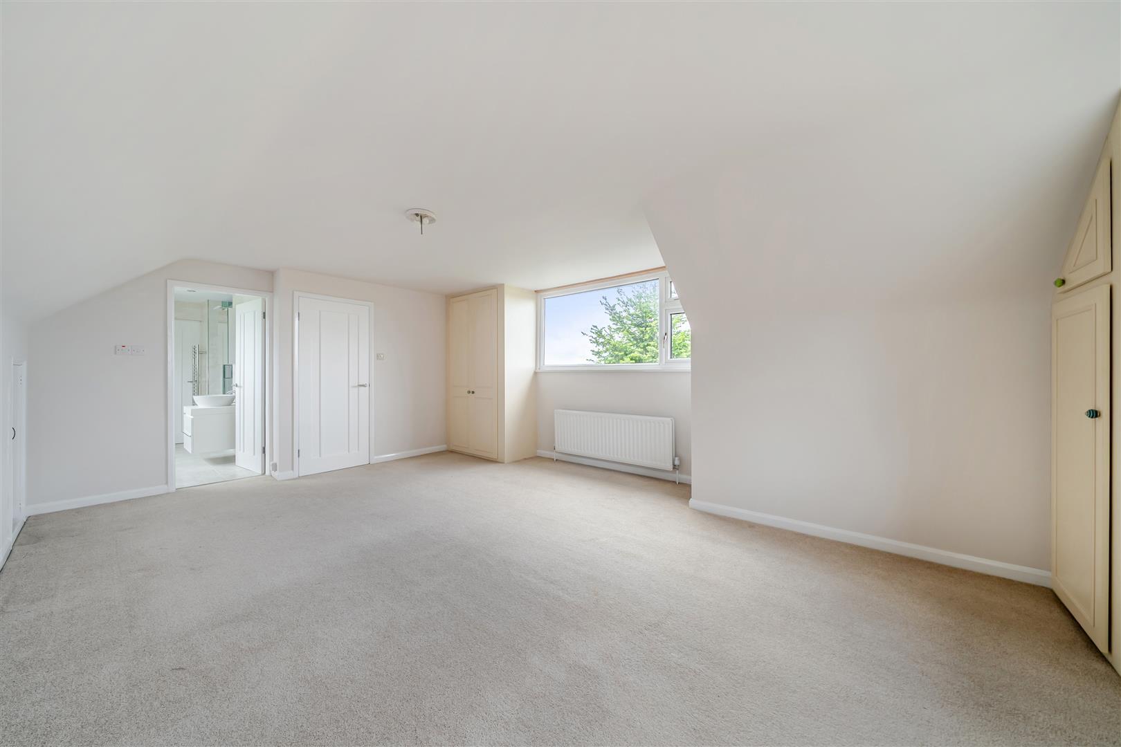 Property Image ef252e9b-4ffc-45ae-93f5-4c0384755f3f