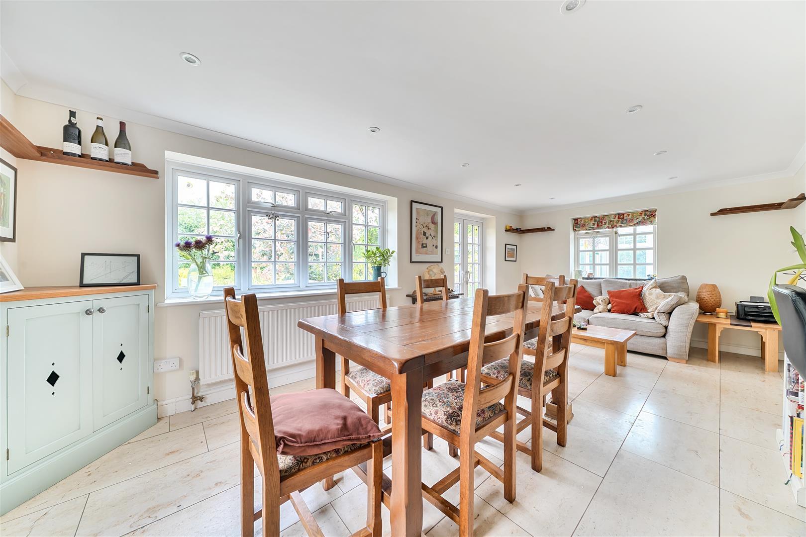 Property Image ef2f8a42-cc02-47d9-a756-48116296e768