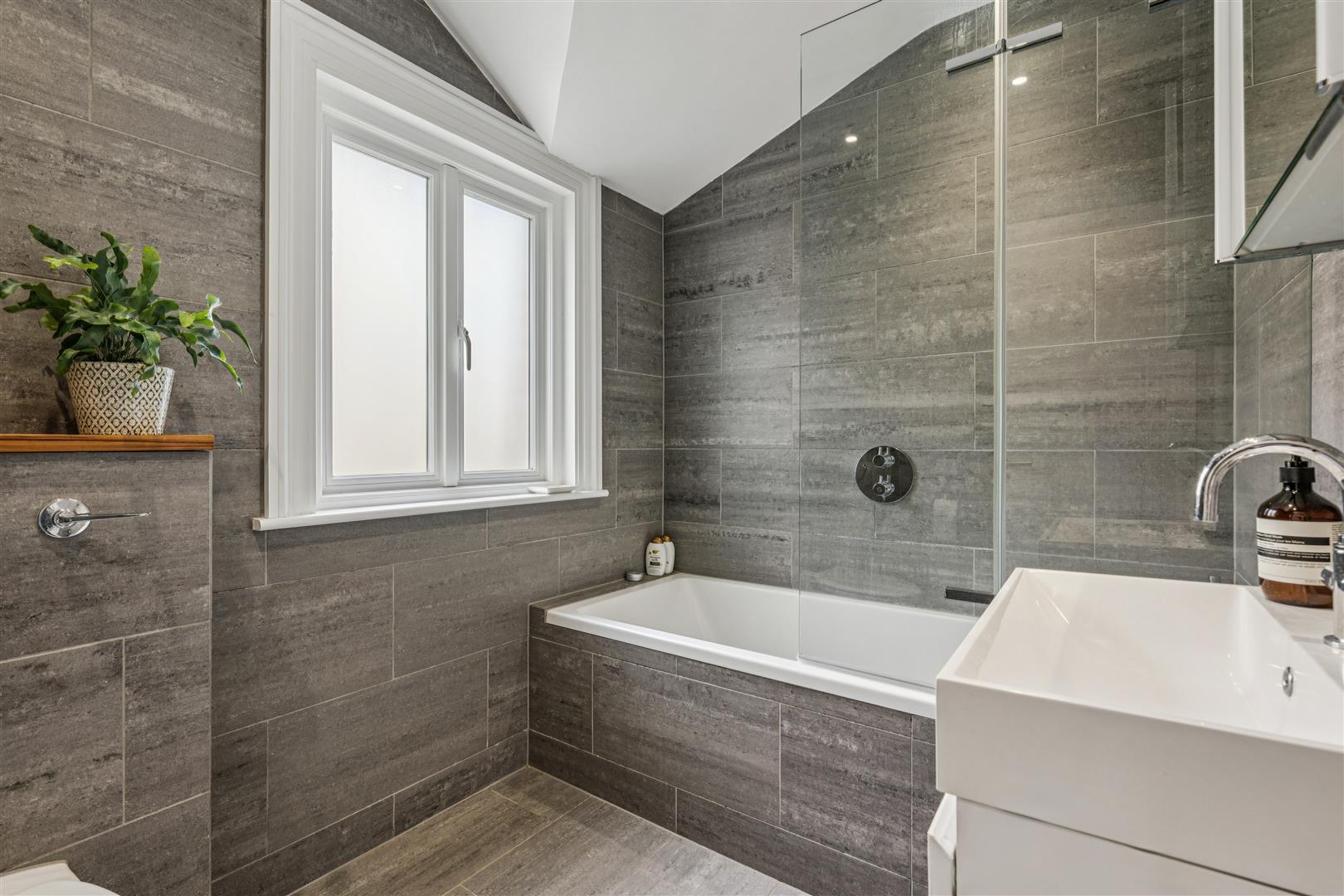Property Image ef6a61fc-93e3-4f89-b39c-d5765b3f1e2c