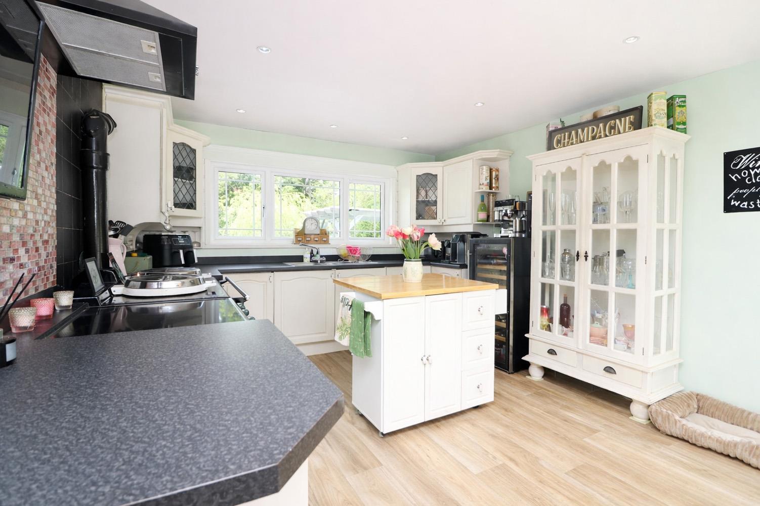 Property Image ef73a5d7-93a1-44d0-9f7e-af7b5ddc6d64
