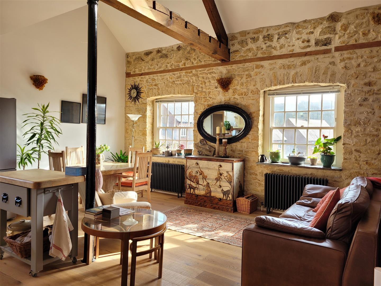 Property Image ef7638e9-0340-4163-a4ff-60aad24d385e