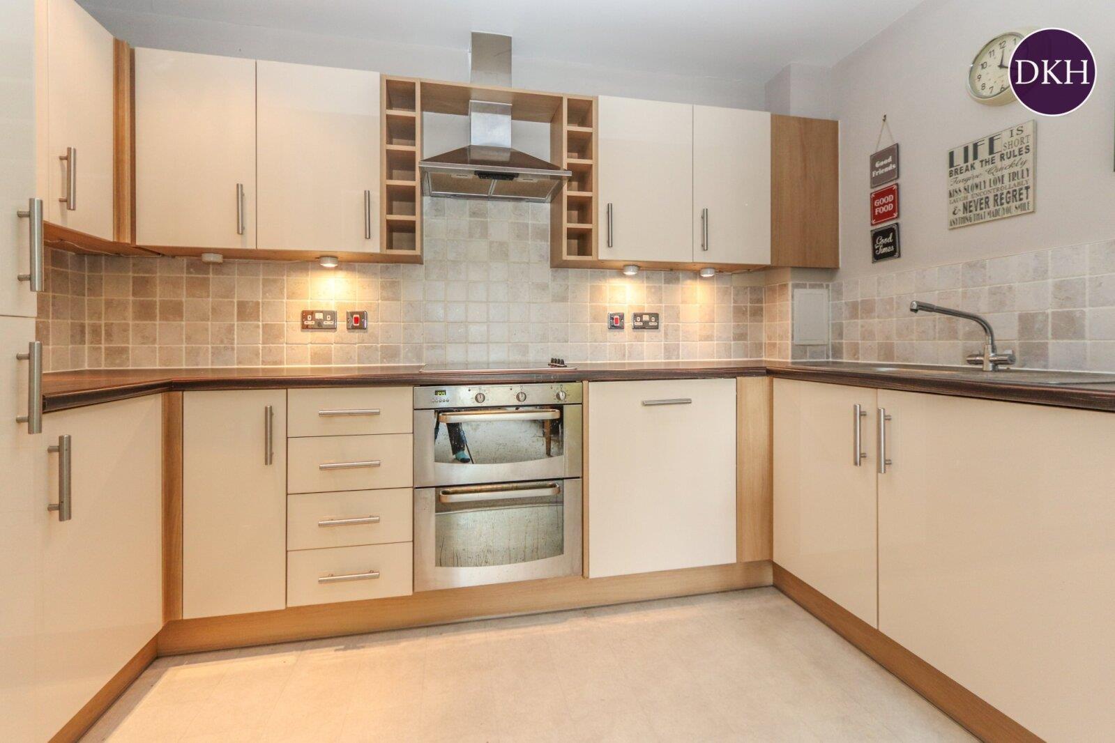 Property Image ef799469-3cdf-4136-ad78-7771c5a1fb3a