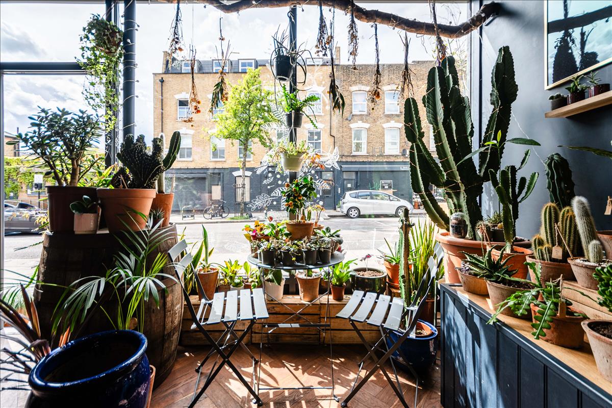 A rare opportunity to acquire a mixed-use freehold investment in the heart of Lower Clapton, positioned on Chatsworth Road, an increasingly sought-after high street known for its independent businesses.