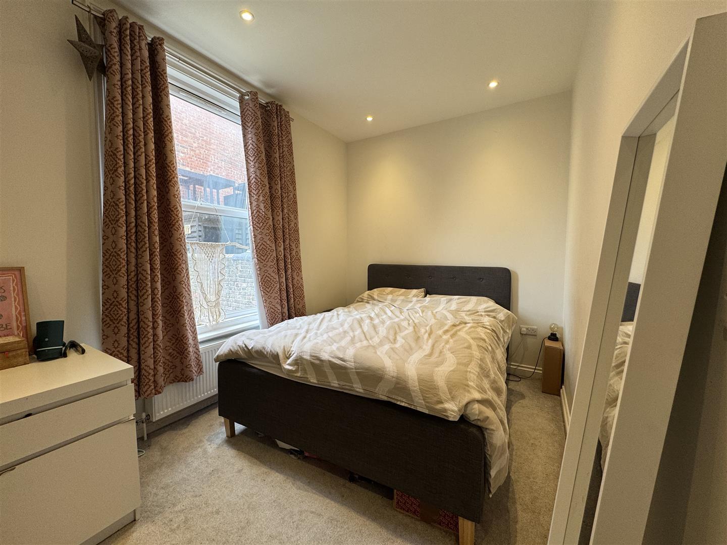 Property Image efd03b48-6082-49f1-be80-f6c8acb1dda4
