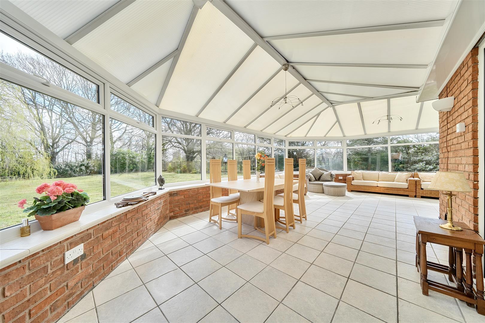 Property Image efe5905f-4645-4ce8-9e21-3454025abc68