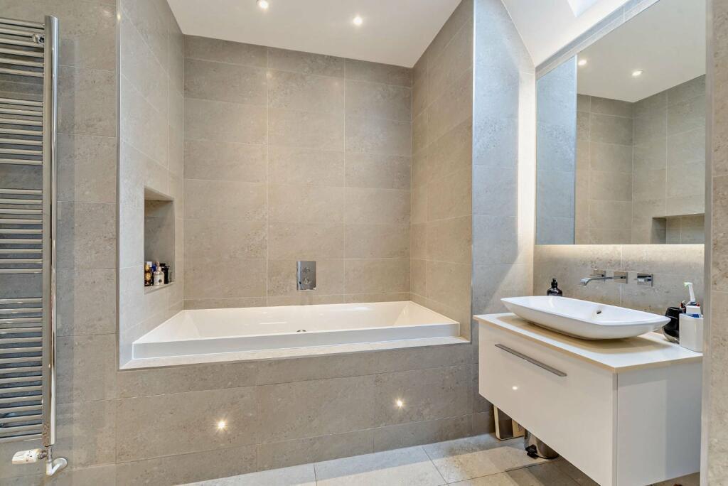 Property Image f03f7a76-7726-42b8-a5f9-5d58f03f8376
