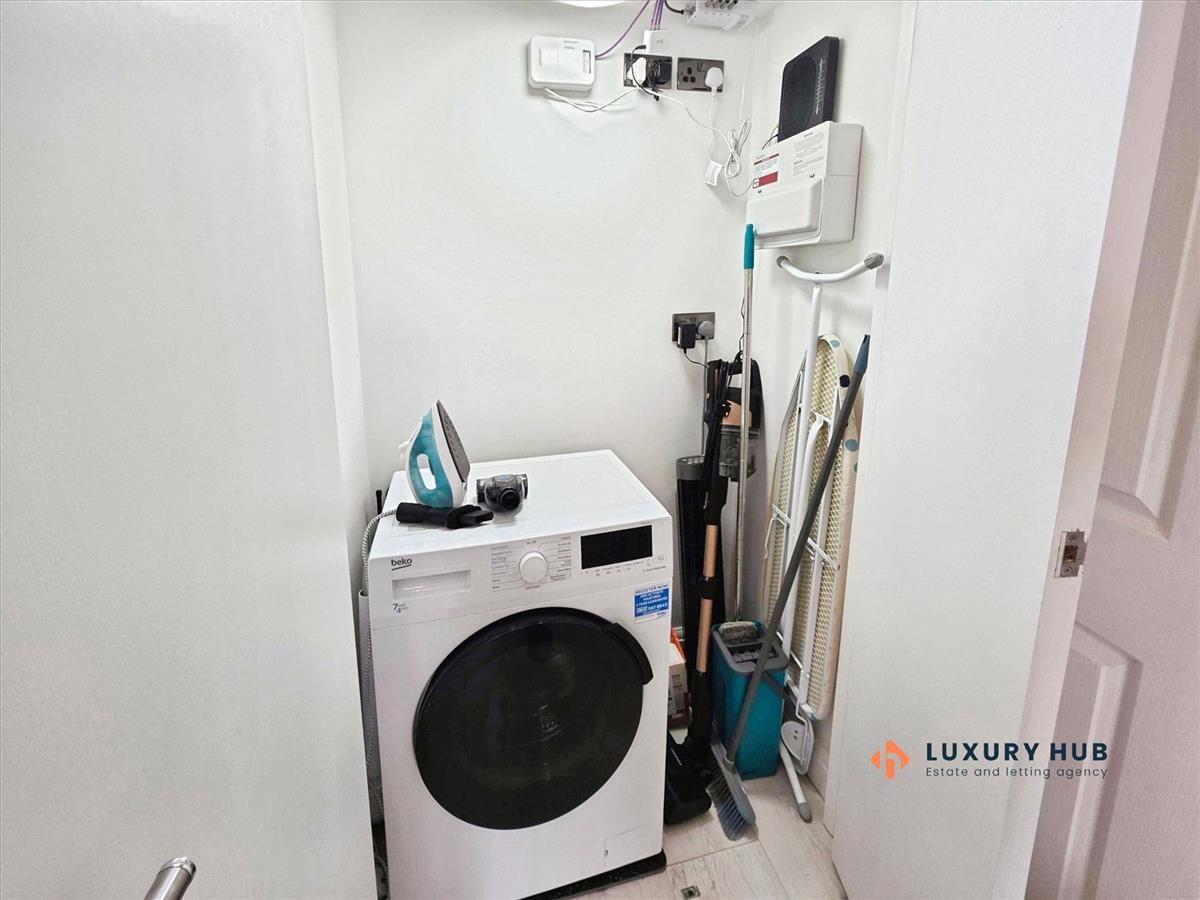 Property Image f03f9b8e-e50c-427f-a747-baad32db7b58