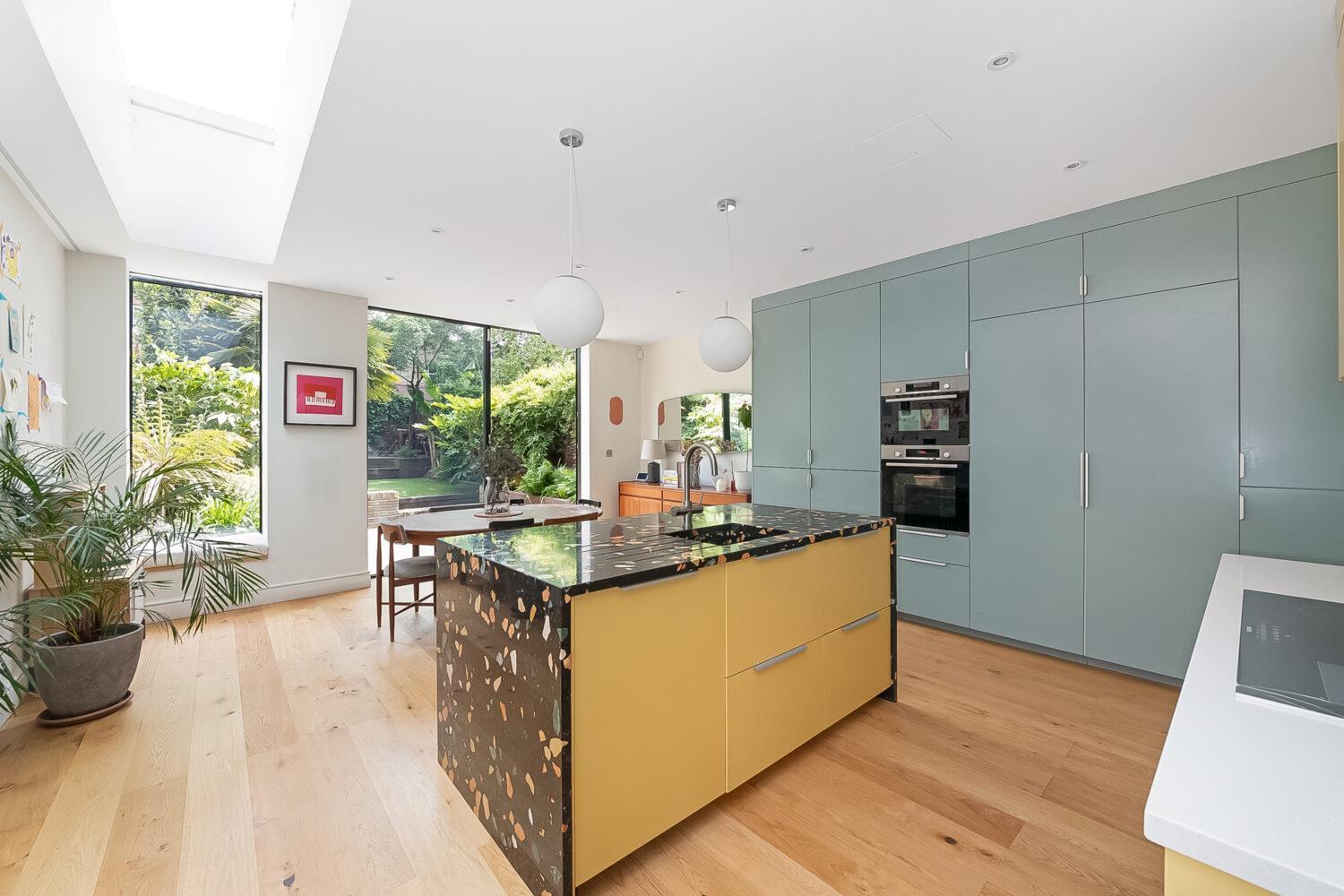 Property Image f049a8f7-09d9-4b7c-818e-fea32c0b527f