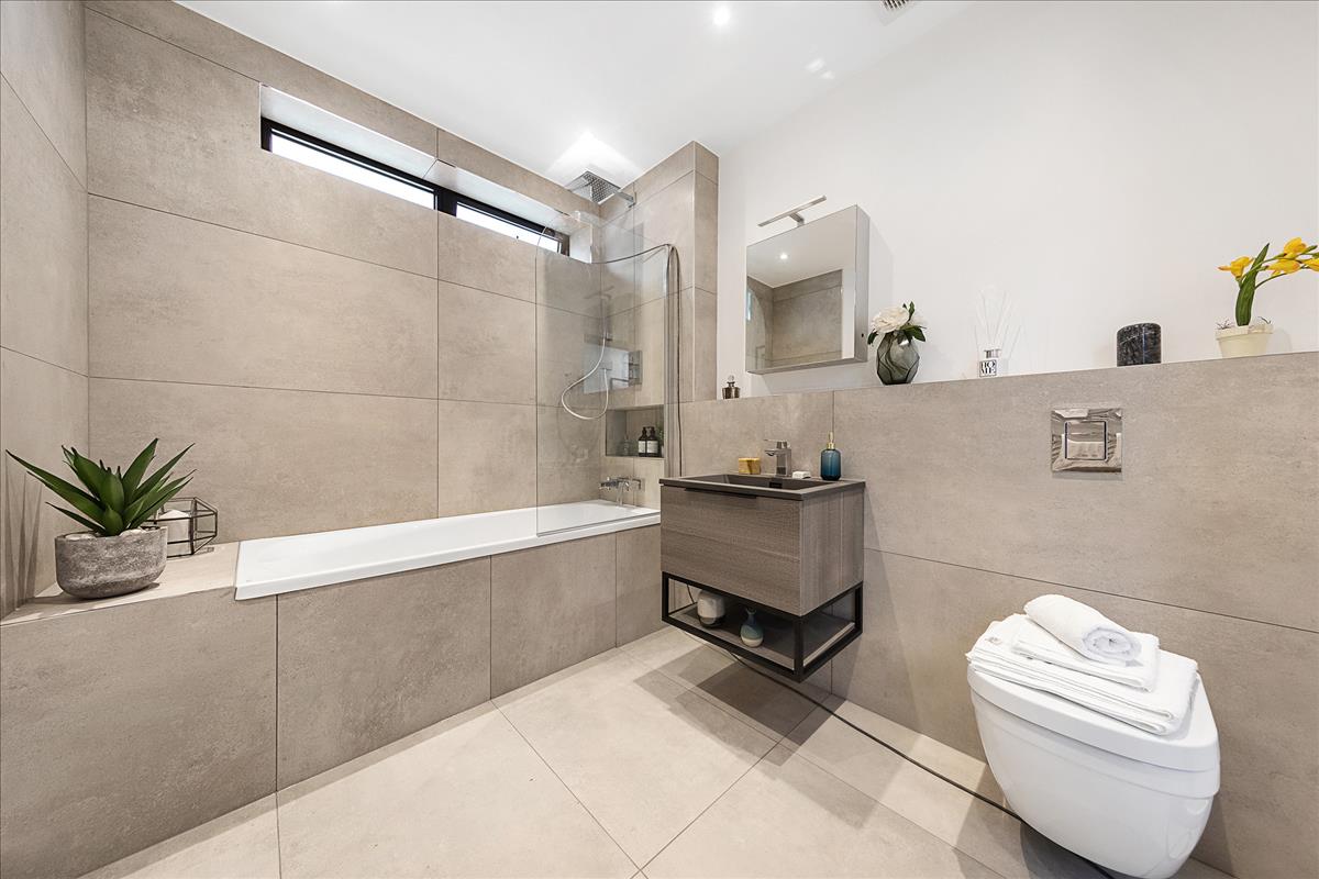 Property Image f04d496f-f268-4b64-a077-f5428a405020