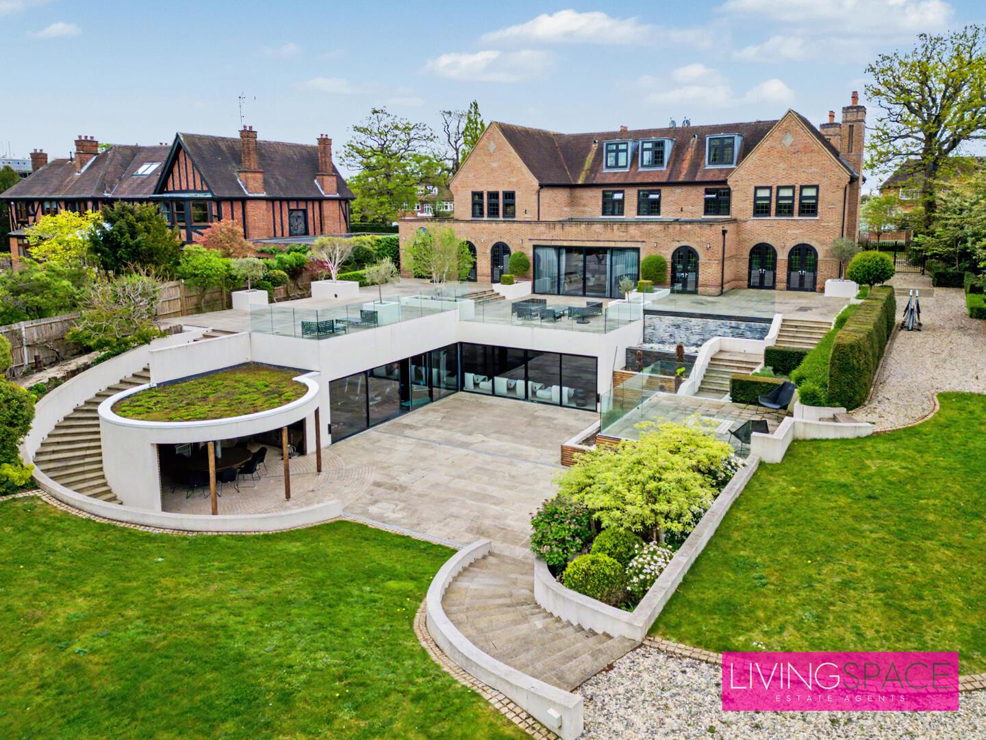 Property Image f05539c9-5b58-4a2e-85af-22029cbce776