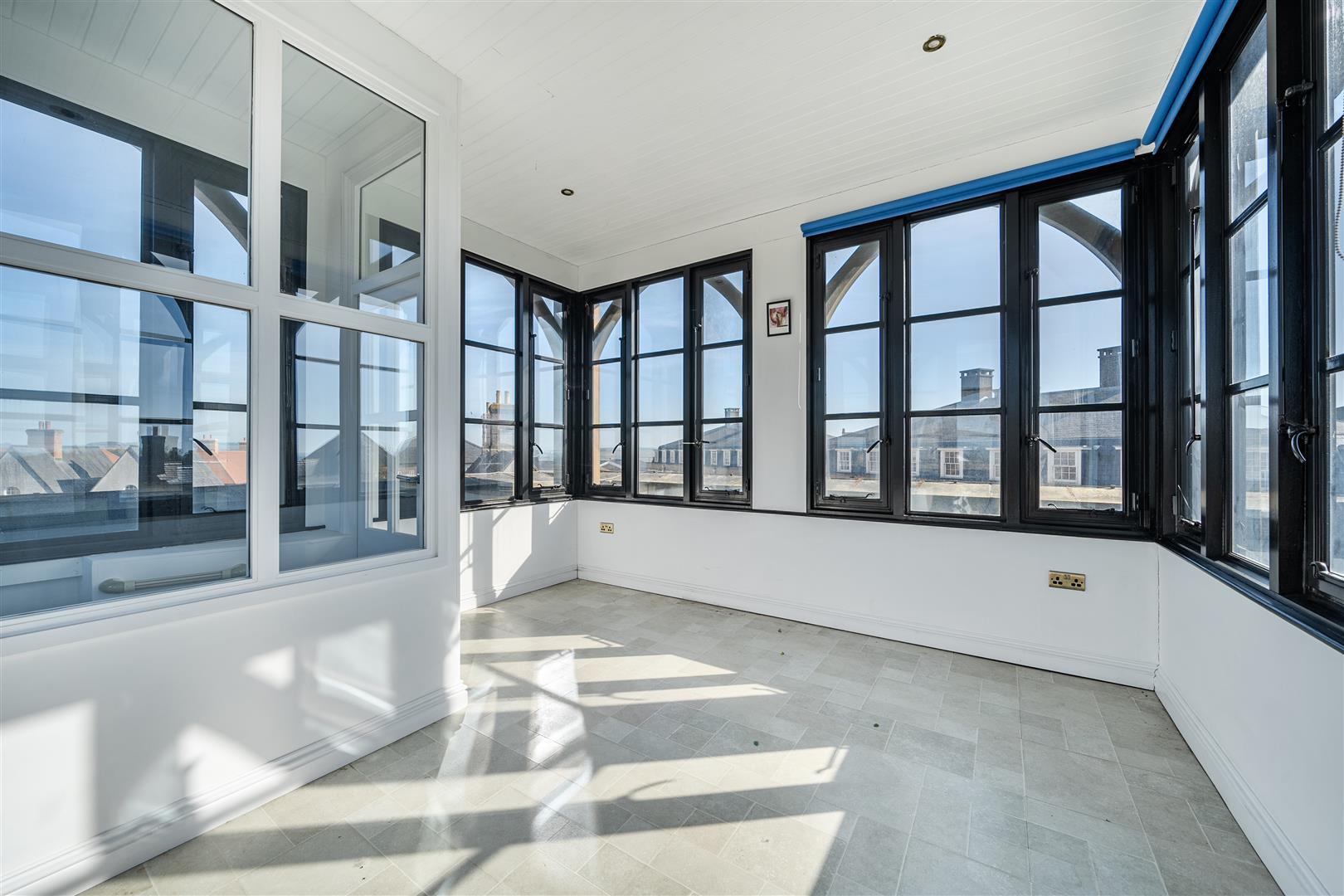 Property Image f07e27d2-ed28-46c5-9ae5-61920a971817