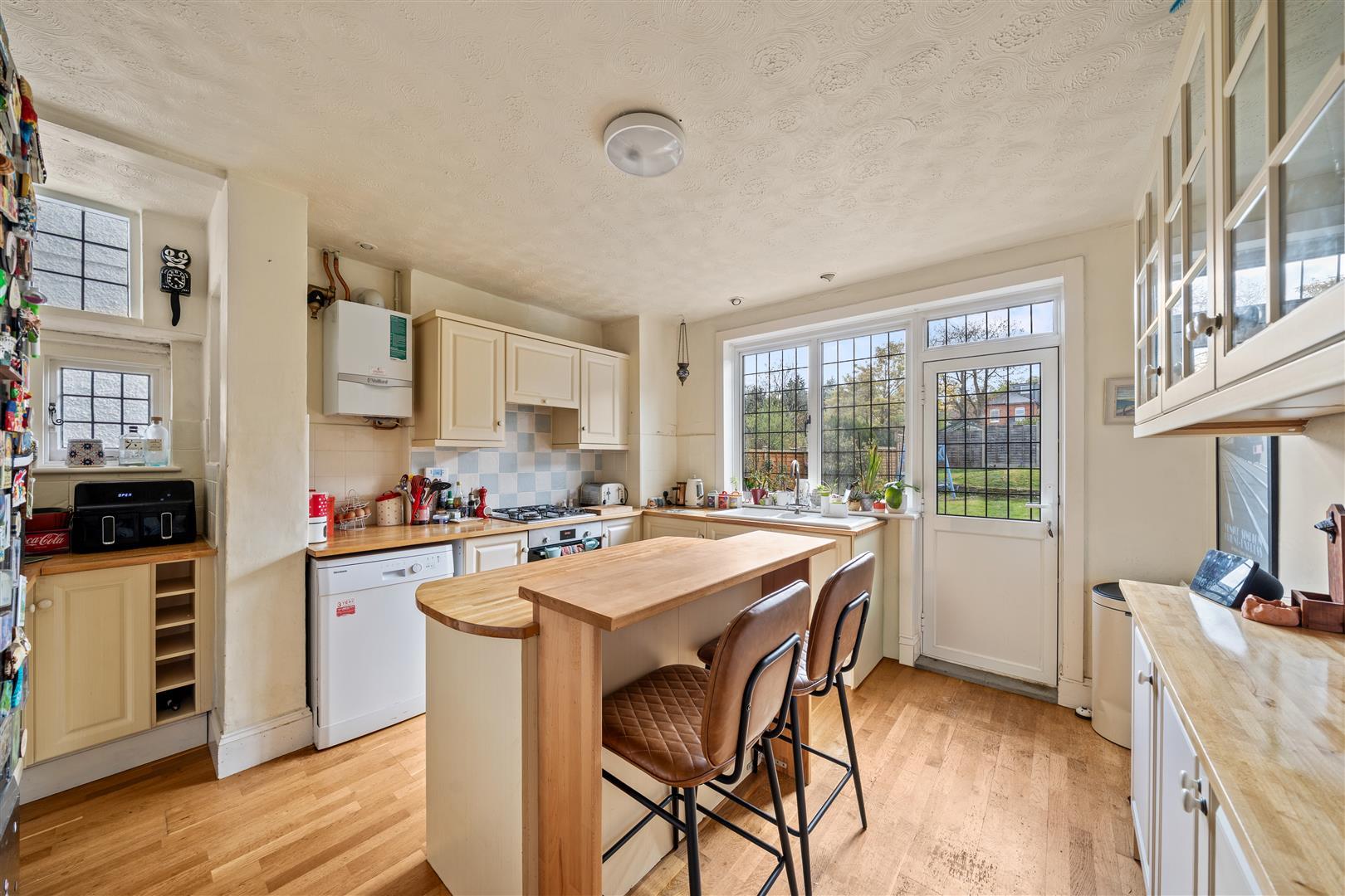 Property Image f0934eea-72c8-40a2-bfd1-e59ff144de3a