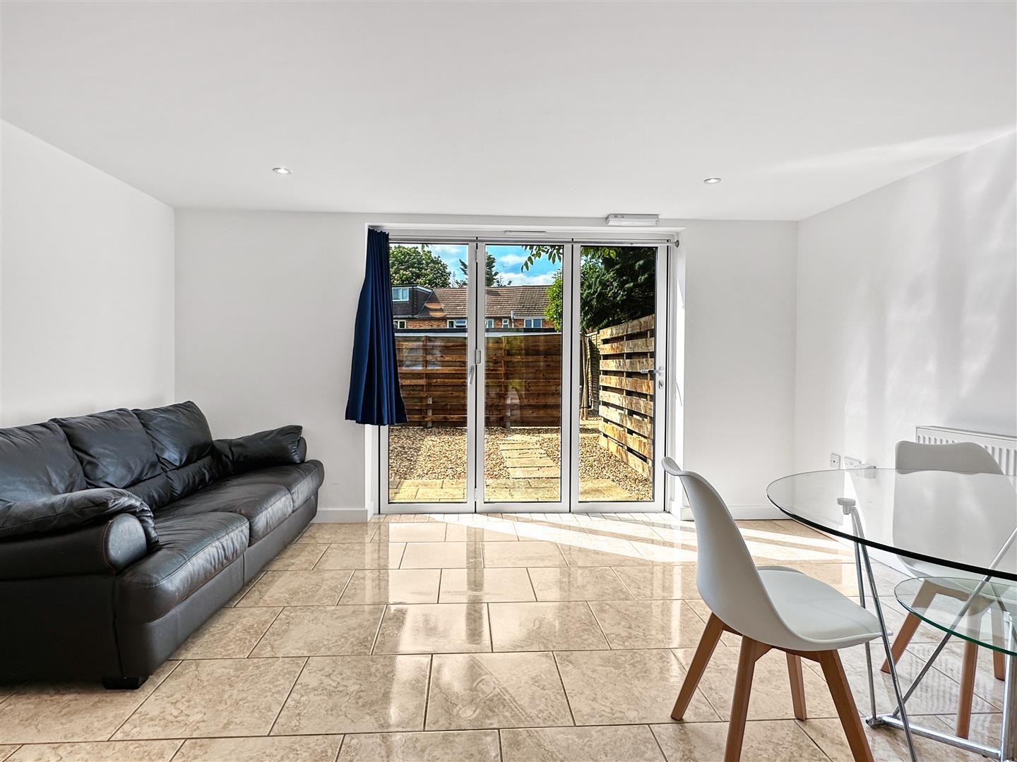 Property Image f0a99e27-fc49-44f5-bb9f-81d7c44baf2a