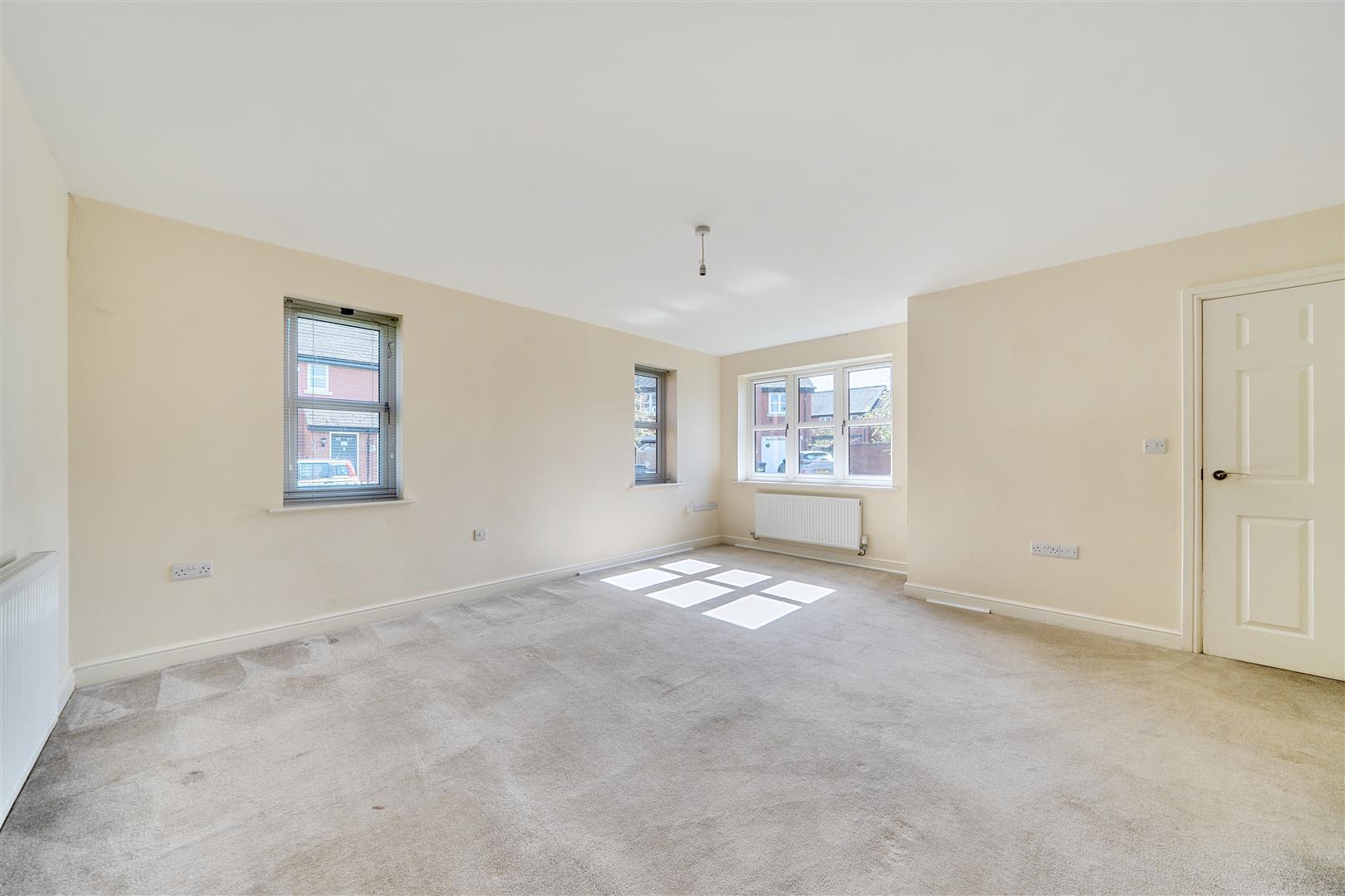 Property Image f0b68cea-fd4a-493f-95a2-6c4207b8dff7